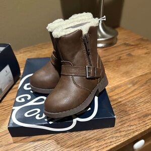 Toddler OshKosh Boots, new with tags C5